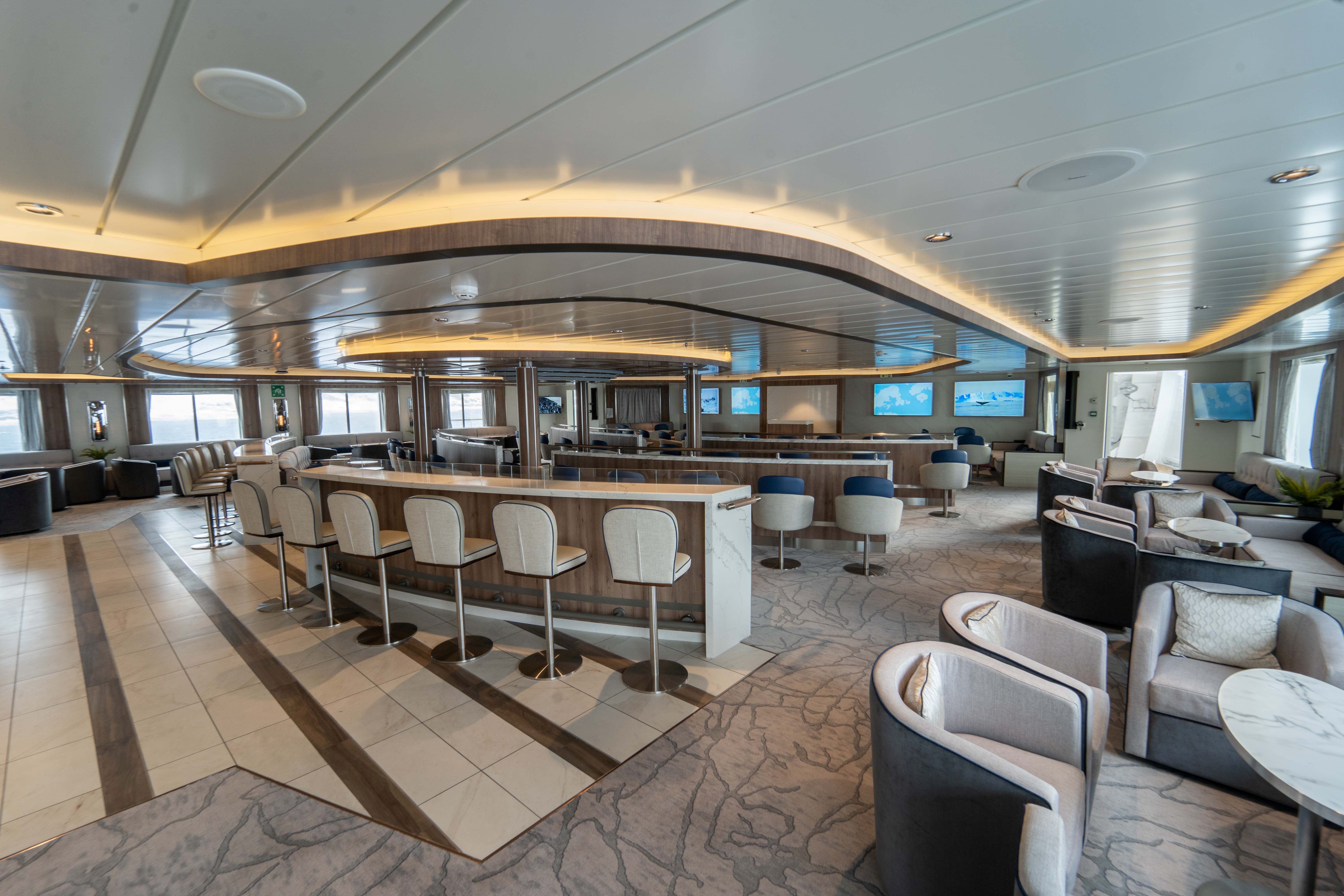 Expeditionskreuzfahrt in Arktis oder Antarktis mit der Greg Mortimer: Die Bar