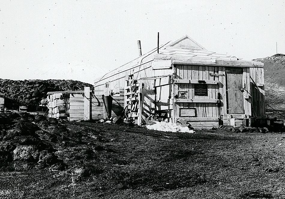 Shackletons HÃ¼tte bei Cape Royds (Foto Â©Antarctica New Zealand Pictorial Collection, 40421, 1973)