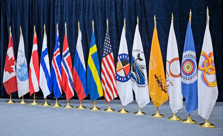 Der Arktisrat besteht aus den acht Mitgliedsstaaten USA, Kanada, Russland, Dänemark, Island, Norwegen und Schweden und aus 12 Beobachterstaaten. Der Rat kümmert sich um alle Belange der Arktisnationen inklusive Klima- und Umweltaspekte wie auch kulturelle und politische Punkte, die die arktischen Völker betreffen. Bild: Arctic Council