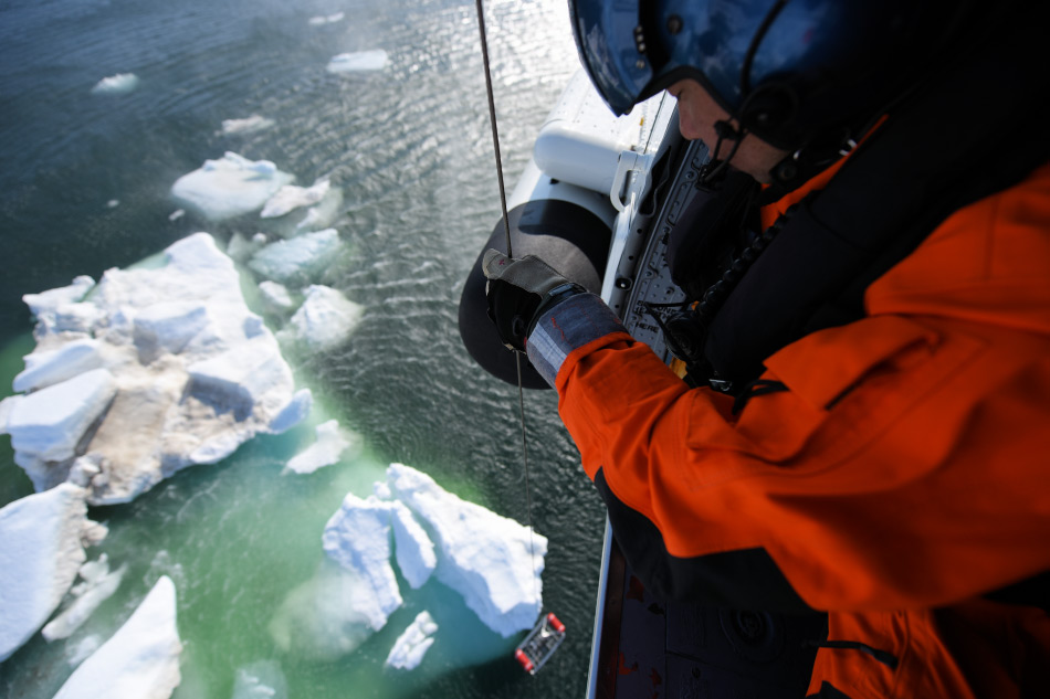 Die Expeditionsreisenindustrie und die SAR-Dienste werden unter anderem eine Rettungsübung an Bord eines Expeditionsschiffes in der Arktis durchführen. Bild: U.S. Coast Guard Petty Officer 2nd Class Grant DeVuyst, via Wikimedia Commons