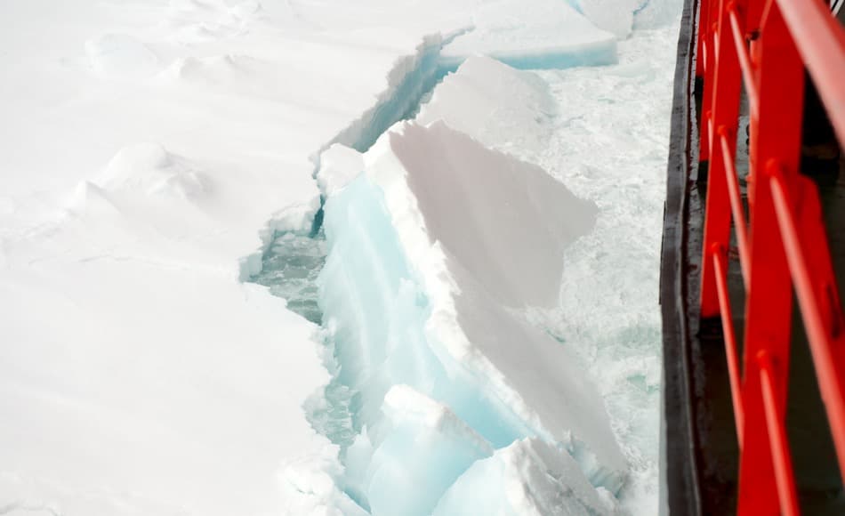 Die gegenwärtige Dicke des arktischen Meereises variiert enorm, je nach geographischer Lage. In Richtung Nordpol kann das Eis immer noch zwischen2 und 3.5 Meter dick werden. Bild: Michael Wenger