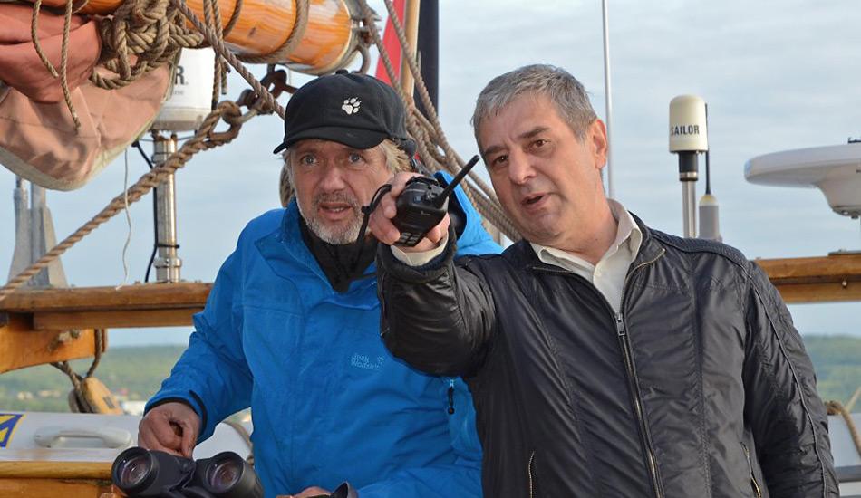 Ein russischer Lotse zeigt Arved Fuchs den Weg: «Hier geht es nach Spitzbergen».