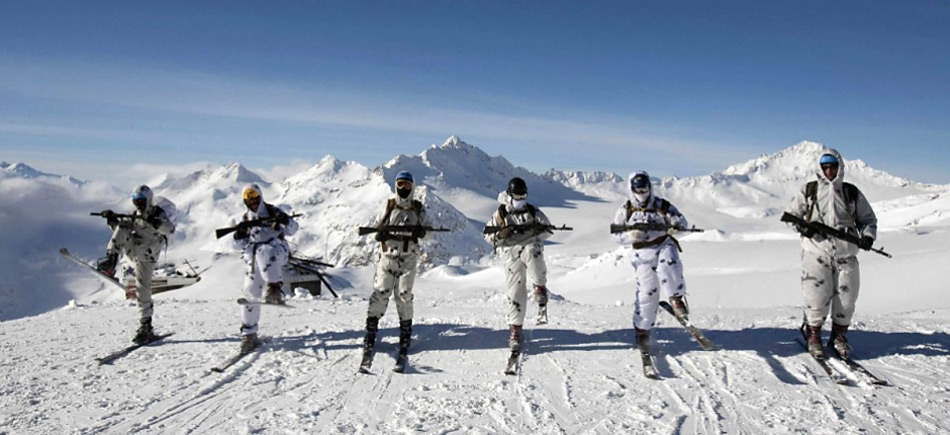 Die Truppen der Arktis-Brigaden sind auf die strengen klimatischen VerhÃ¤ltnisse trainiert.