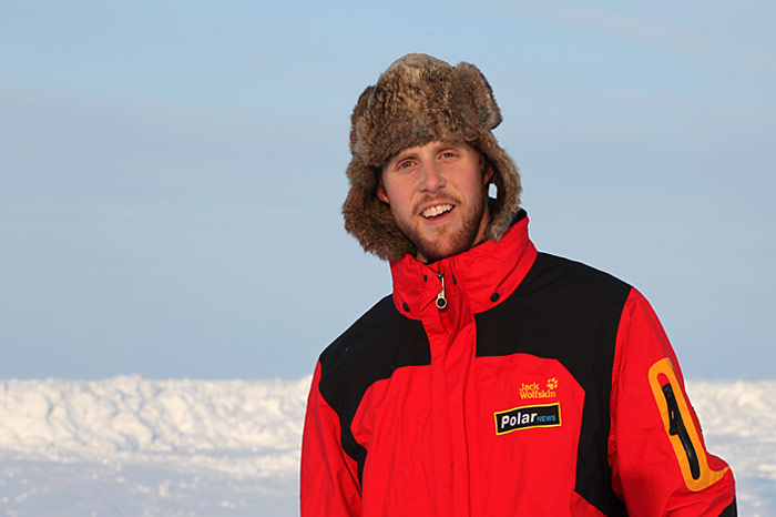 Marcel SchÃ¼tz, unser Mann in Spitzbergen. Diesmal als PolarNEWS-Fotograf mit am Nordpol.